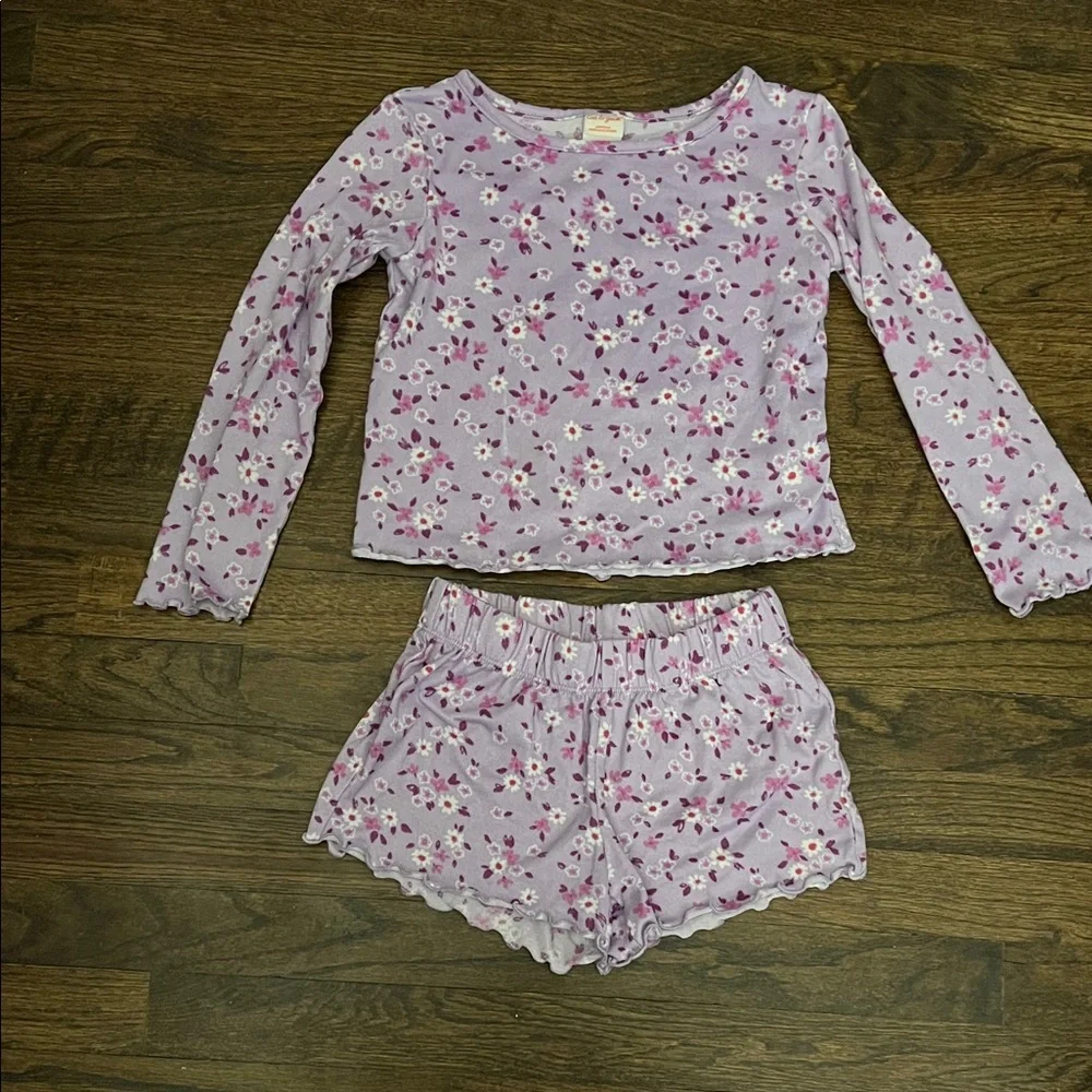 Cat & Jack Lavender Floral Long Sleeve Top and Shorts Pajama Set